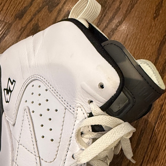 Jordan MVP White and Black Sneakers Size 9.5 - Picture 16 of 16